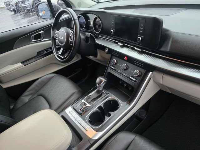 Certified 2022 Kia Carnival LX image 12