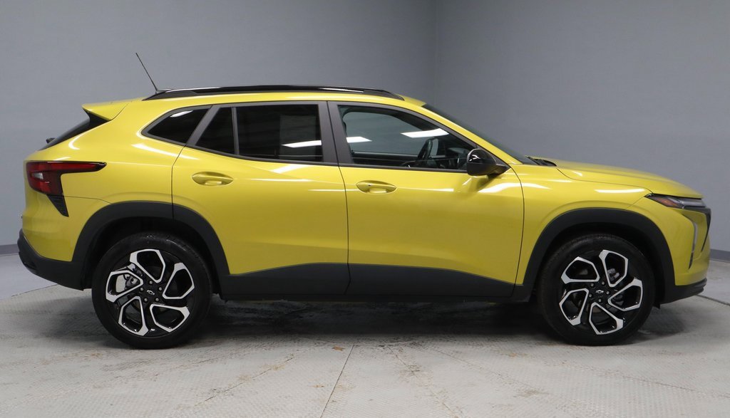 Used 2024 Chevrolet Trax RS w/ Driver Confidence Package image 11