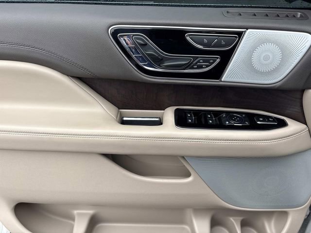 Certified 2023 Lincoln Navigator Reserve AWD/4WD image 25