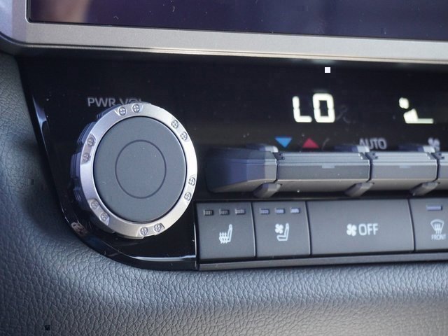 New 2025 Toyota Tundra Limited image 27