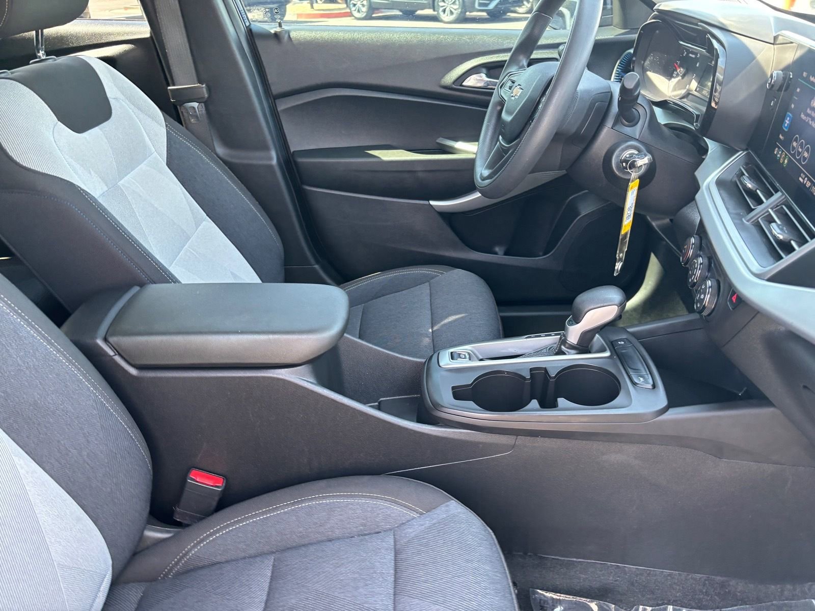 Used 2024 Chevrolet Trax LS w/ LS Convenience Package image 14