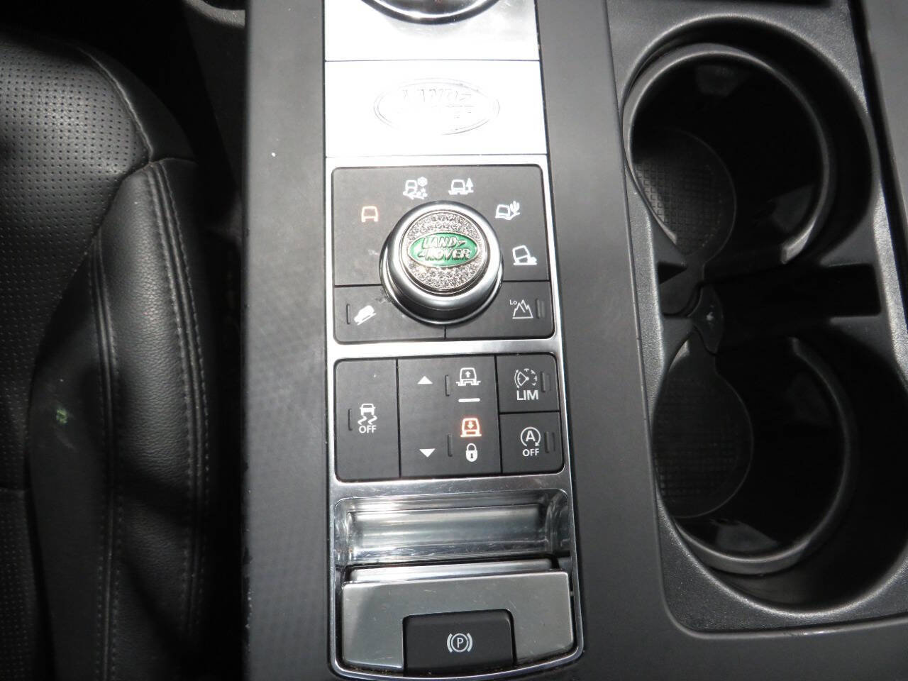 Used 2018 Land Rover Discovery SE AWD/4WD image 27