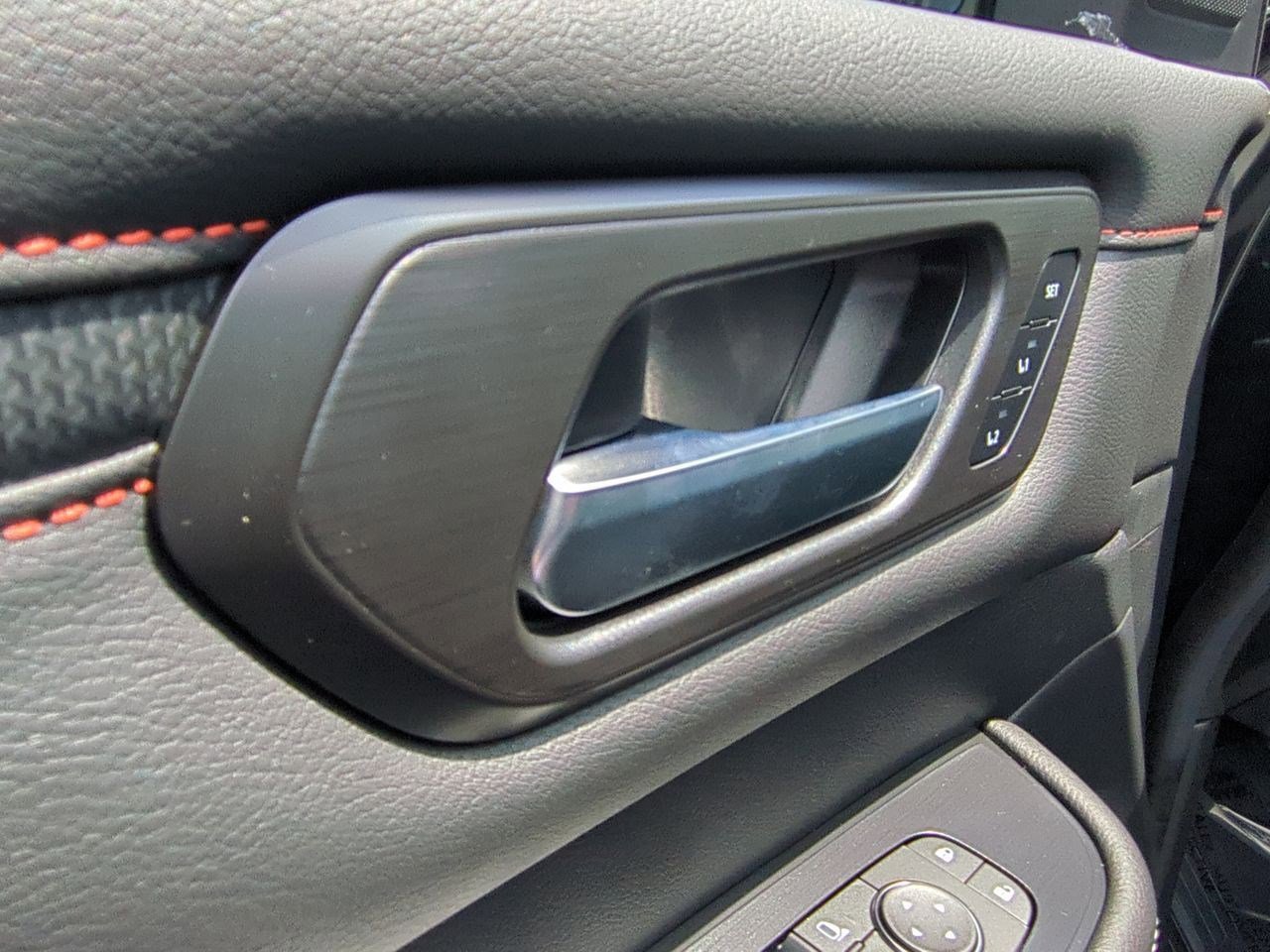 New 2025 Nissan Armada PRO-4X AWD/4WD image 12