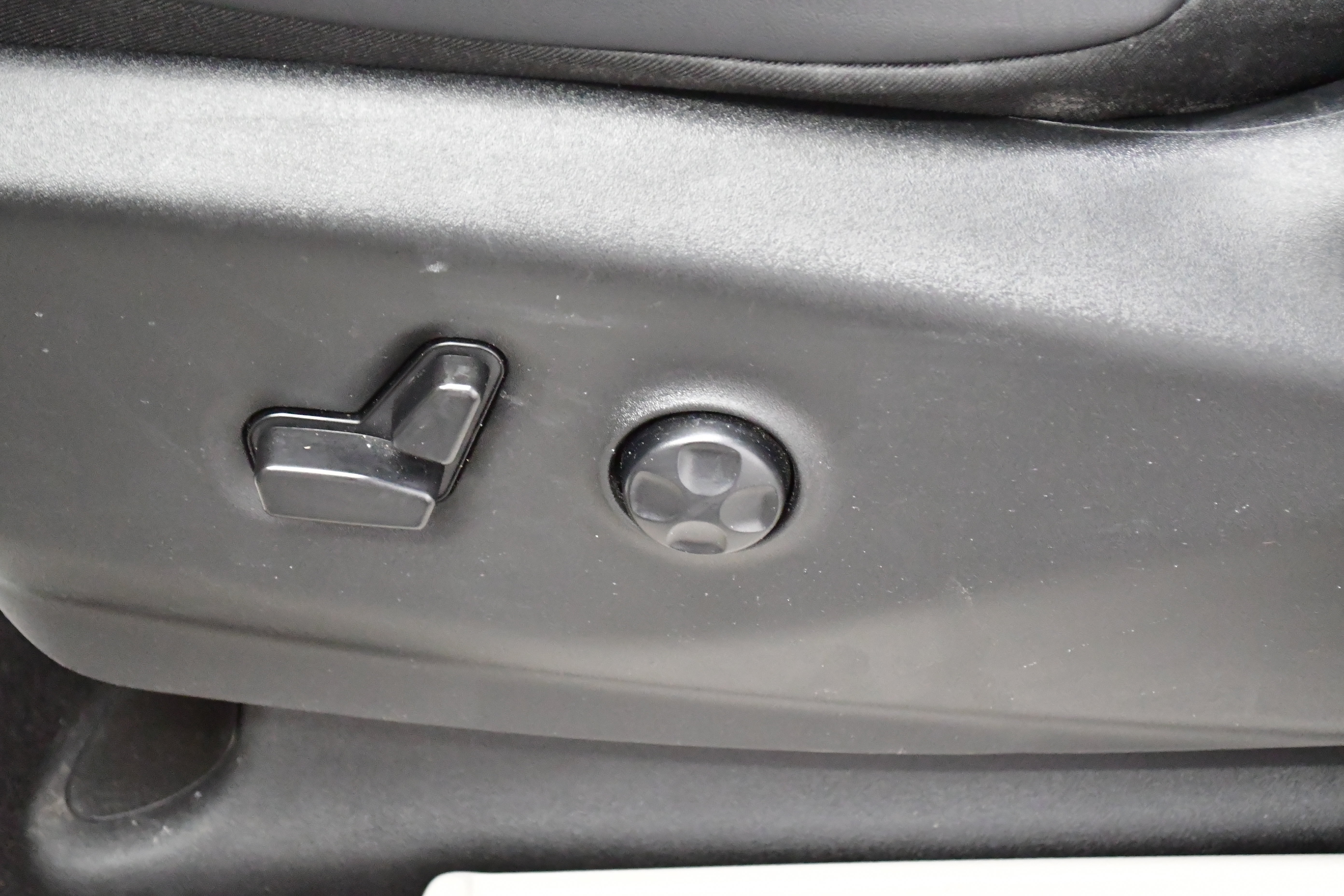 Used 2024 Chrysler Pacifica Touring-L FWD image 15
