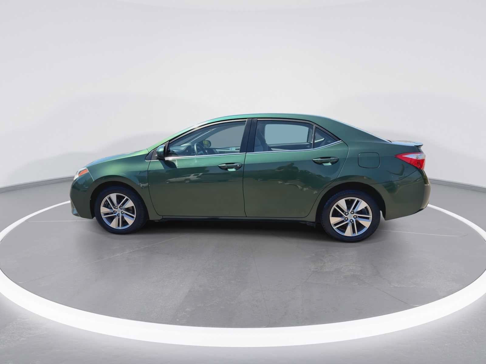 Used 2014 Toyota Corolla LE FWD image 5