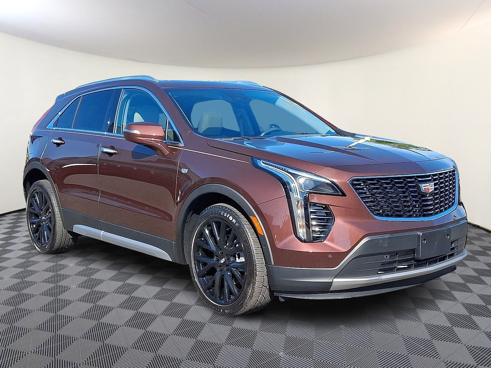 Certified 2022 Cadillac XT4 Premium Luxury w/ Enhanced Visibility Package image 1