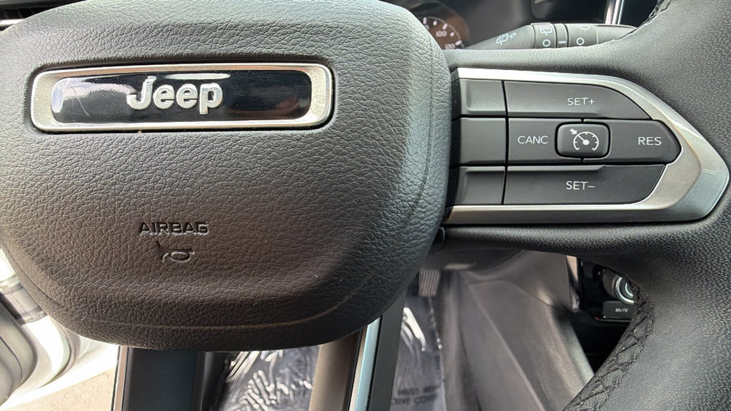 Used 2024 Jeep Compass Latitude AWD/4WD image 20