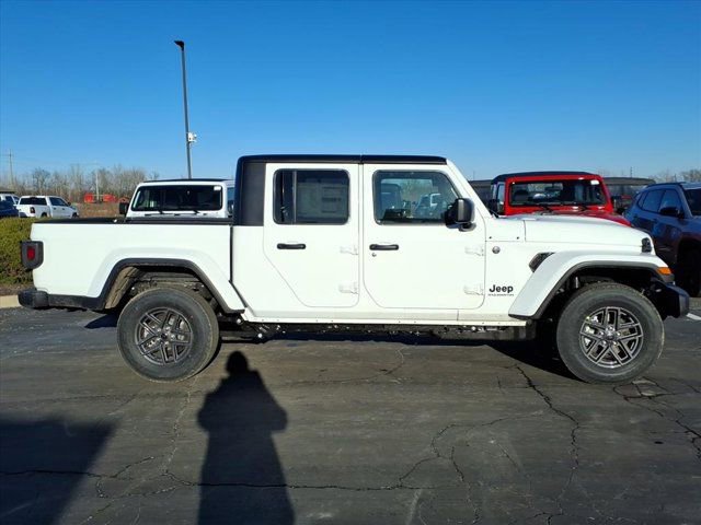 New 2026 Jeep Gladiator Sport image 17