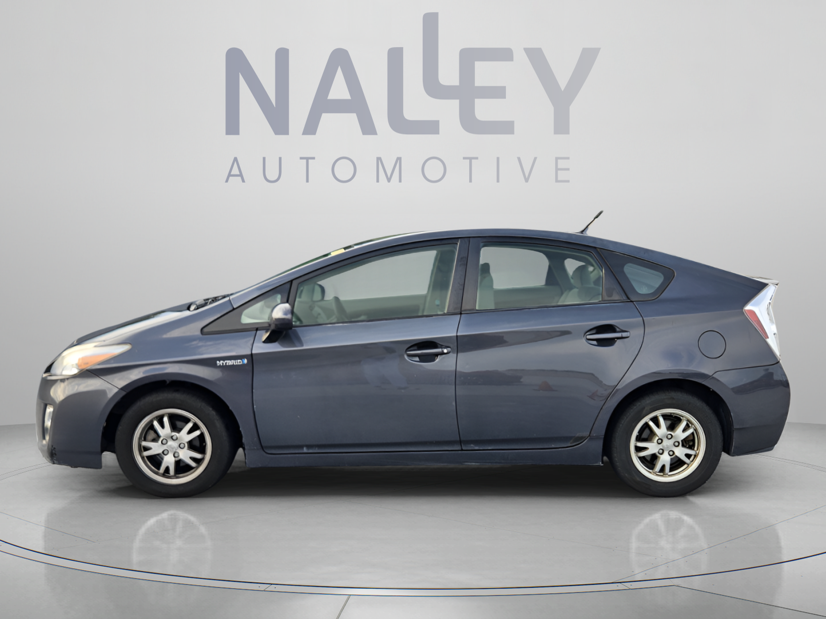 Used 2010 Toyota Prius Two FWD image 2