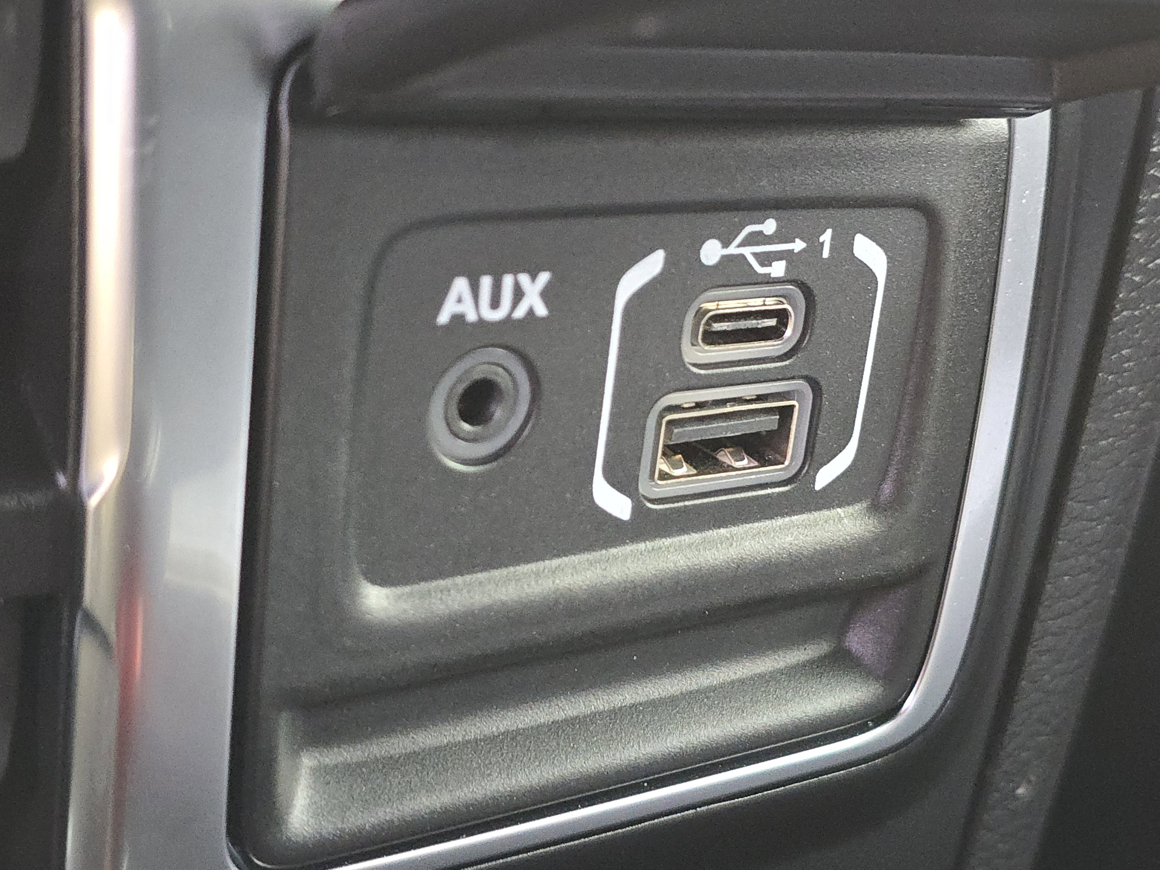 Used 2022 Jeep Wrangler Unlimited Rubicon 4xe w/ Cold Weather Group image 15