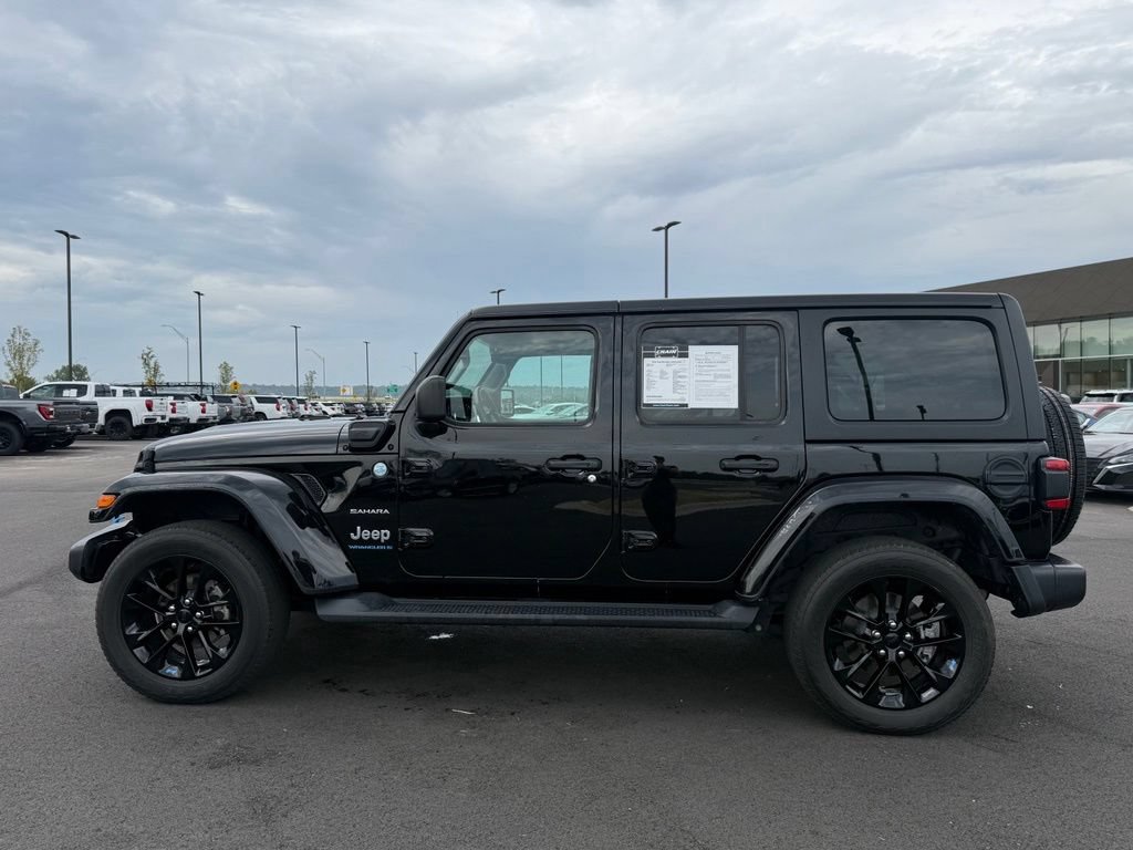 Used 2023 Jeep Wrangler Unlimited Sahara w/ Cold Weather Group AWD/4WD image 9
