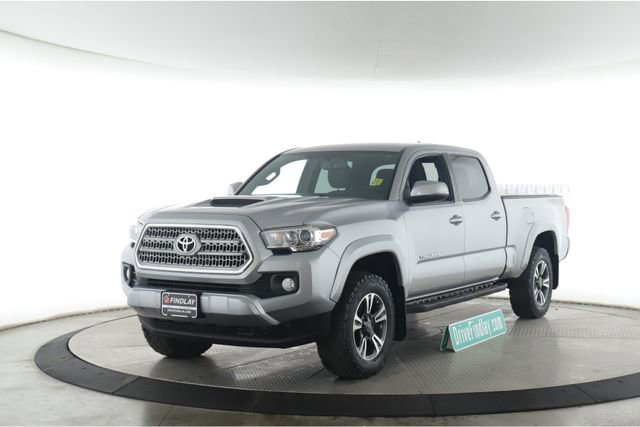 Used 2017 Toyota Tacoma TRD Sport AWD/4WD image 10