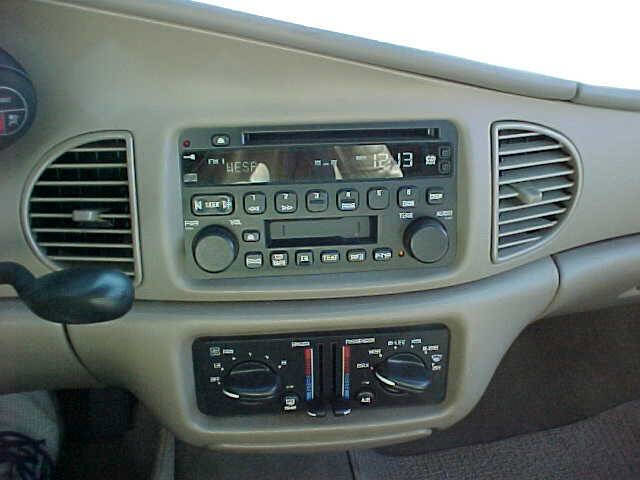 Used 2004 Buick Century Custom image 24