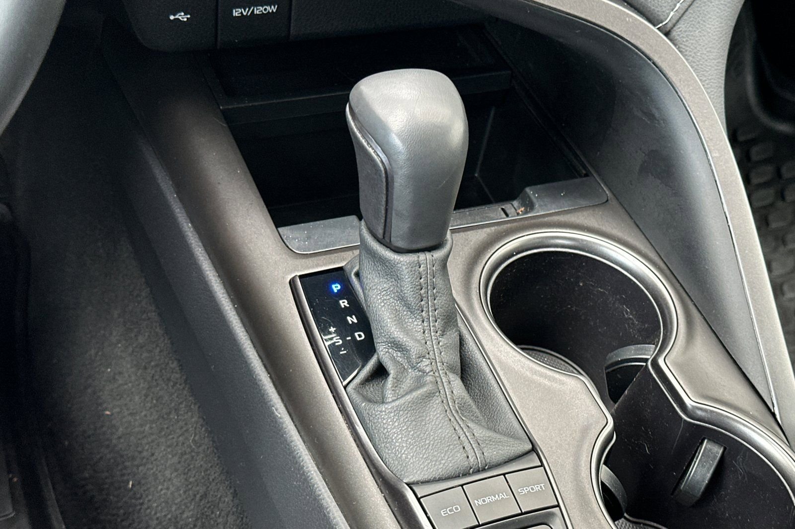 Used 2024 Toyota Camry SE AWD/4WD image 22