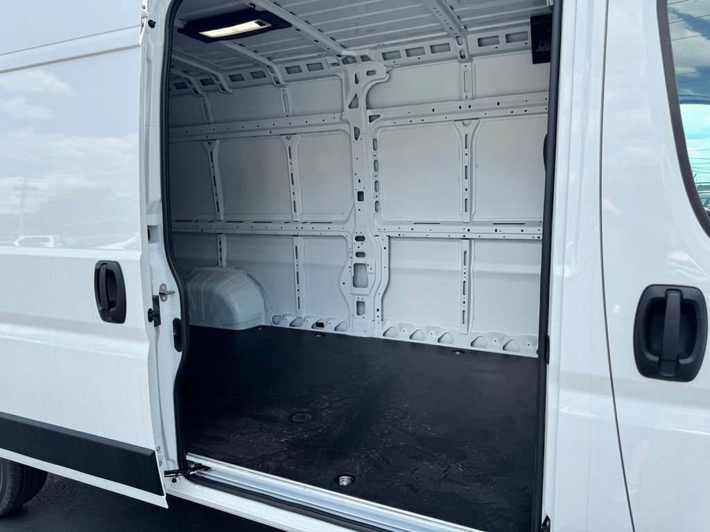 New 2026 RAM ProMaster 2500 w/ Quick Order Package 22G SLT FWD image 12