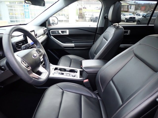 Used 2023 Ford Explorer XLT w/ Equipment Group 202A image 15