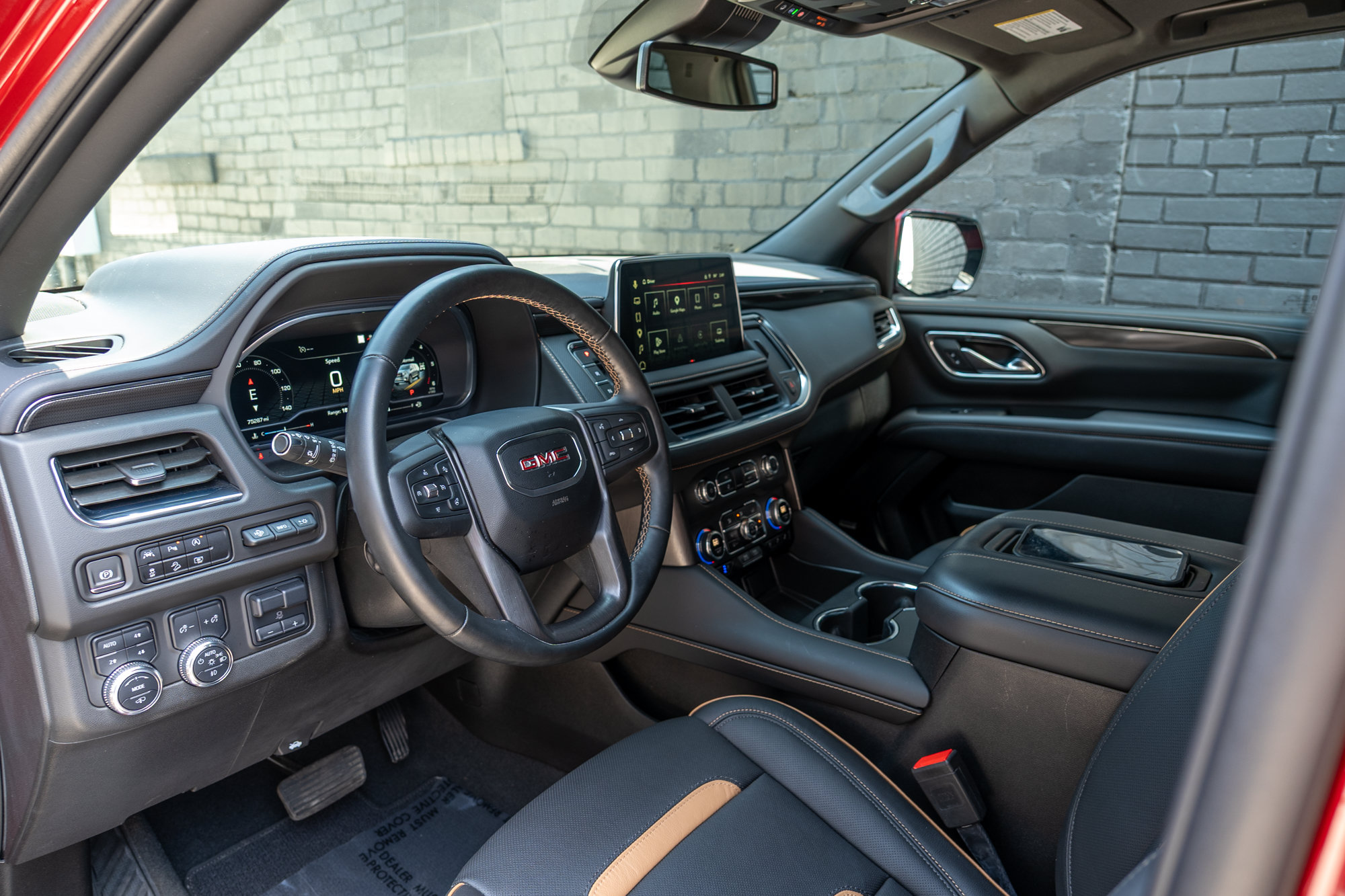 Used 2023 GMC Yukon AT4 w/ AT4 Premium Plus Package AWD/4WD image 12