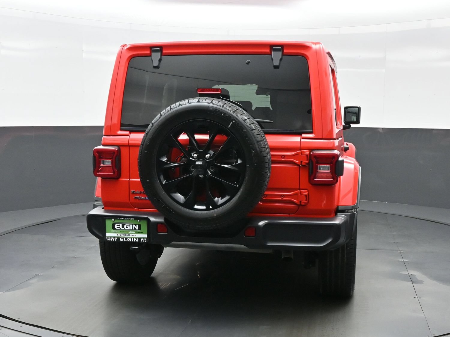 Used 2025 Jeep Wrangler Unlimited Sahara AWD/4WD image 7