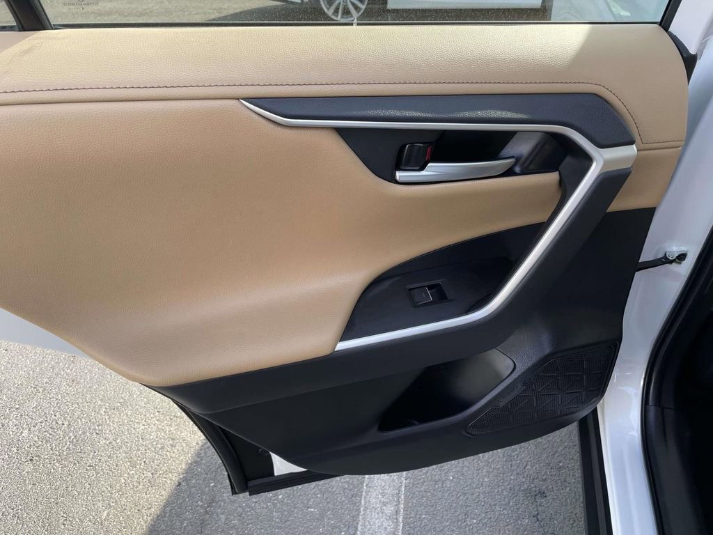 Used 2024 Toyota RAV4 Limited image 21