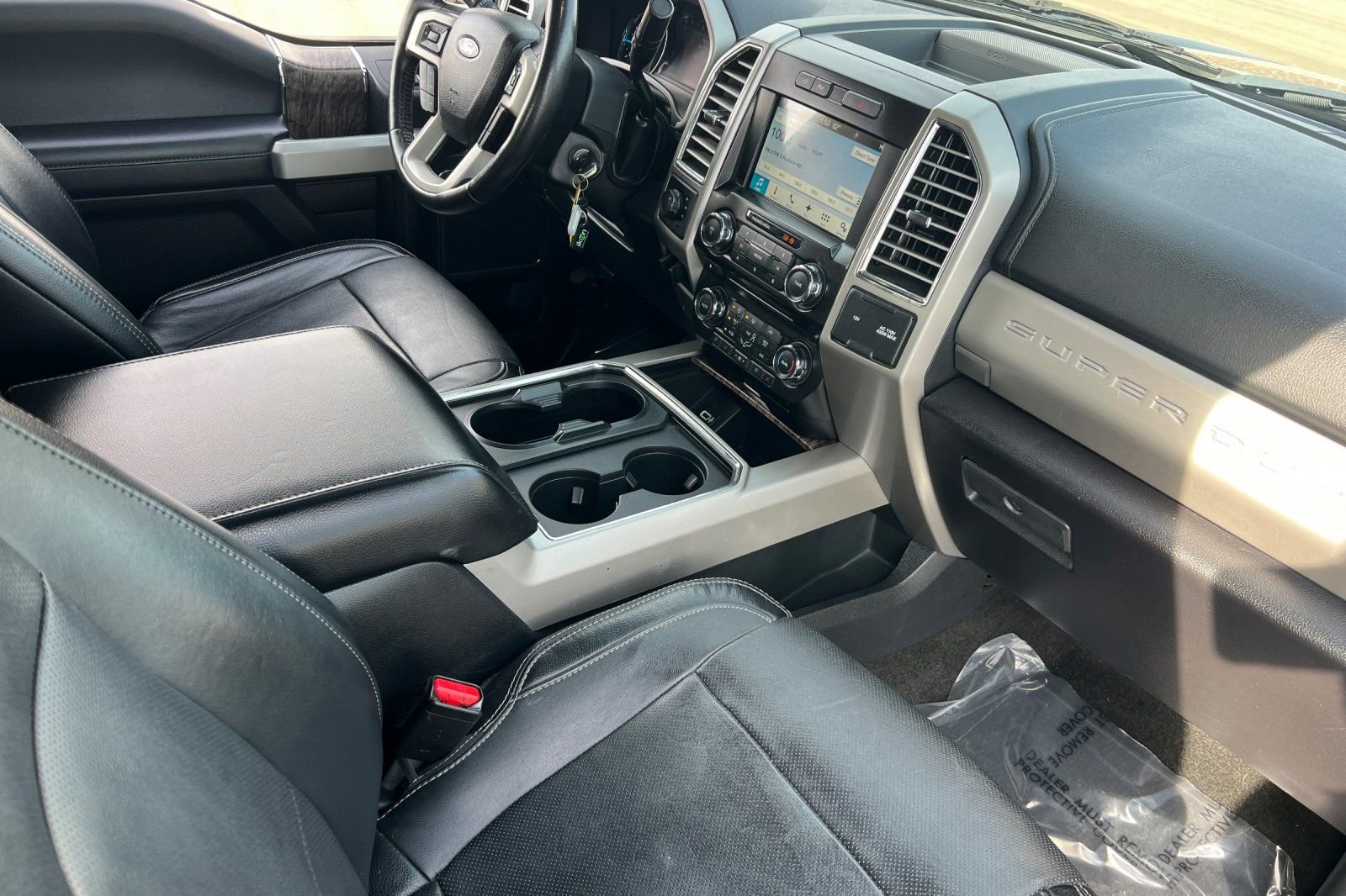 Used 2017 Ford F350 Lariat w/ Camper Package image 12