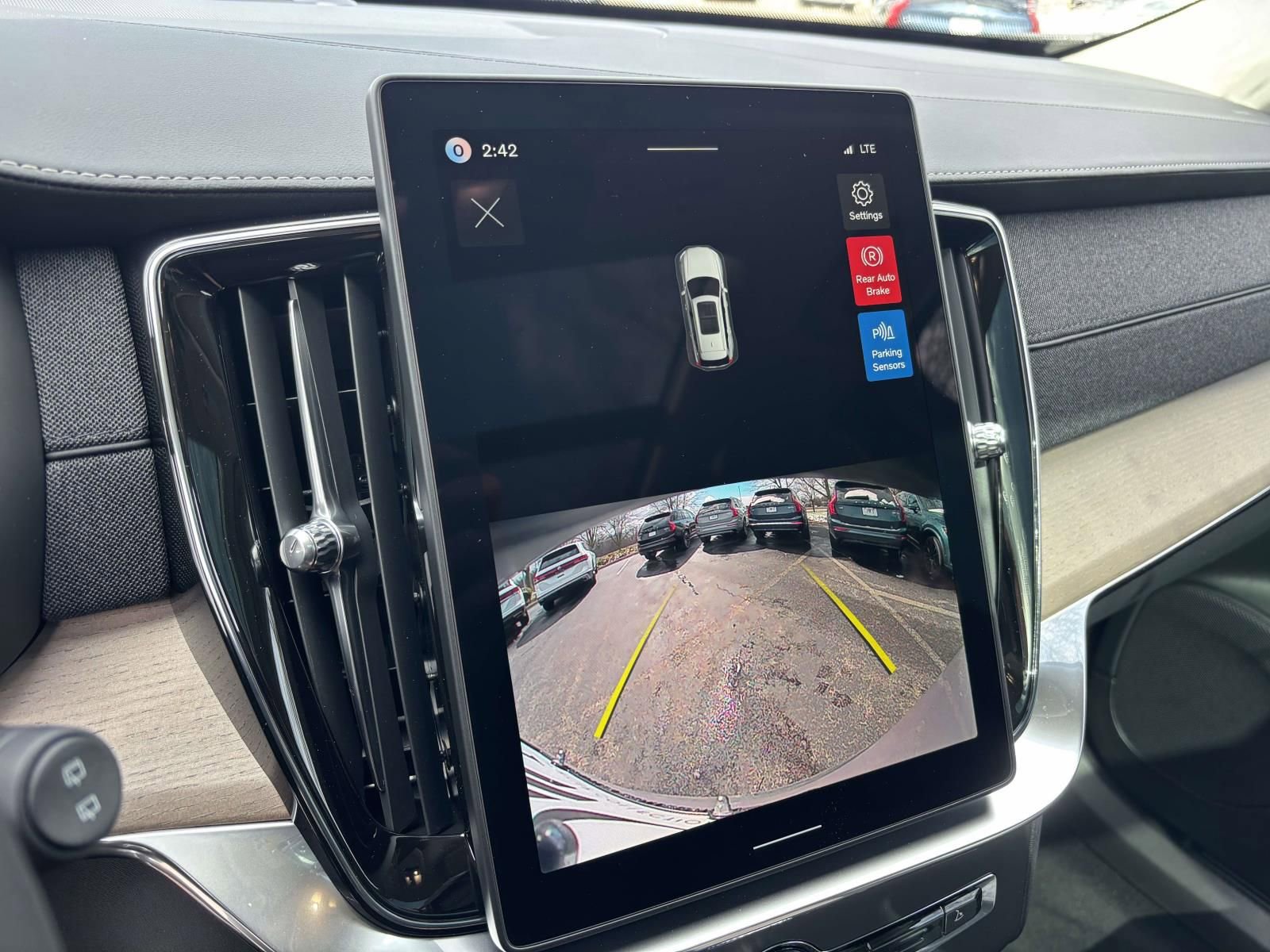 New 2026 Volvo XC90 B5 Core w/ Protection Package Premier AWD/4WD image 21
