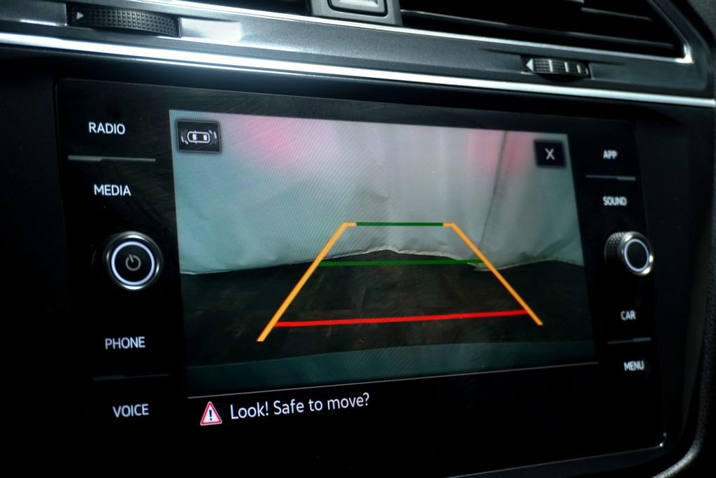 Certified 2023 Volkswagen Tiguan SE w/ Panoramic Sunroof Package image 25