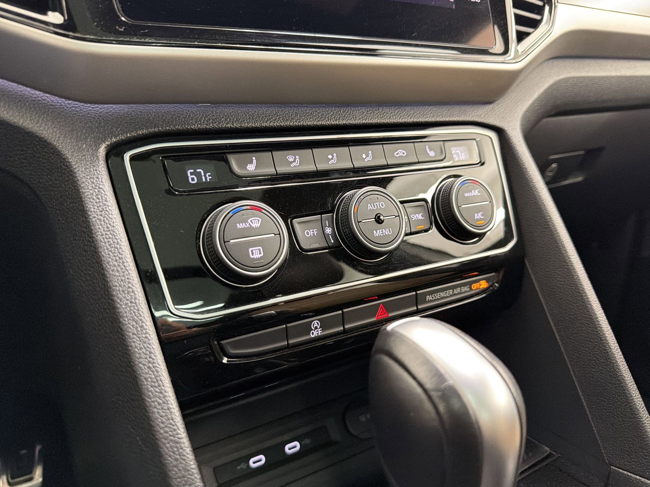 Used 2022 Volkswagen Atlas Cross Sport SEL R-Line image 30