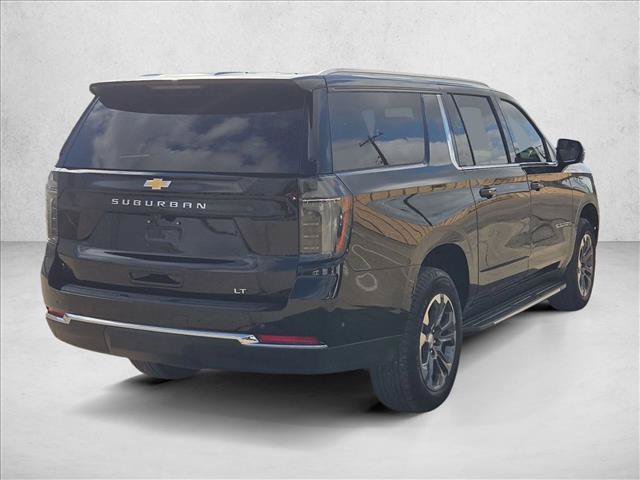 Used 2026 Chevrolet Suburban LT w/ Comfort Package RWD image 5
