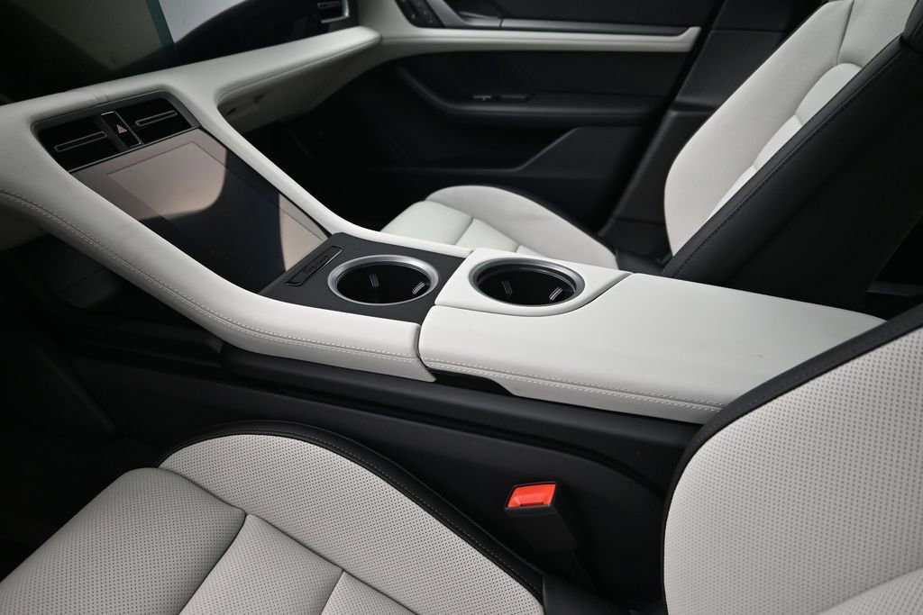 New 2026 Porsche Taycan 4S AWD/4WD image 22