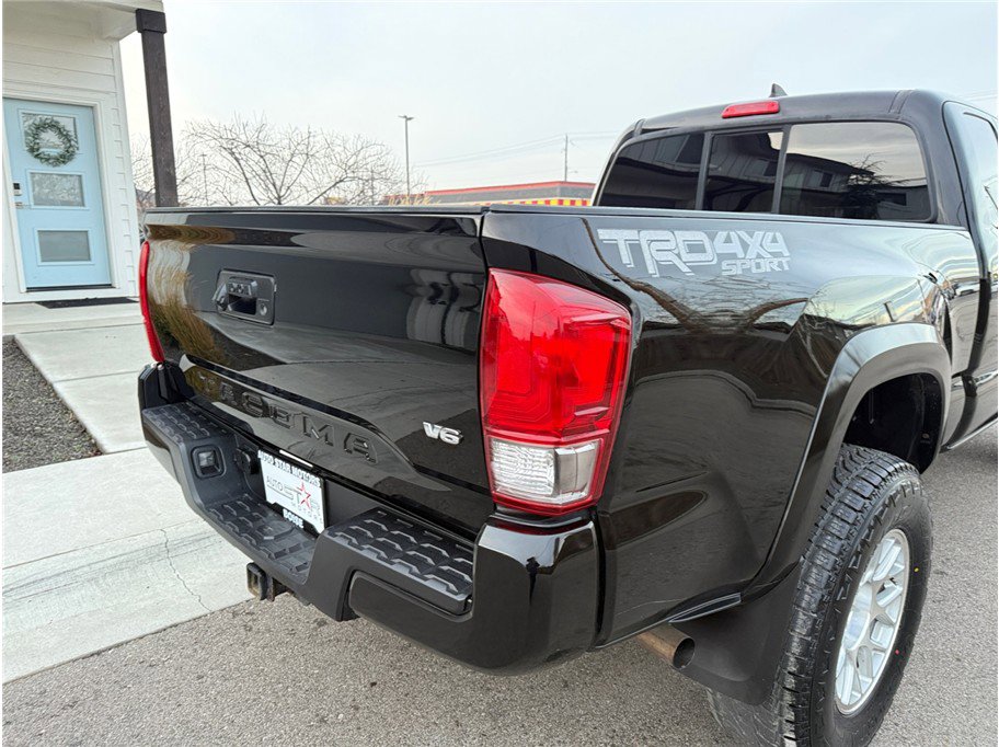 Used 2016 Toyota Tacoma TRD Sport w/ Towing Package AWD/4WD image 46