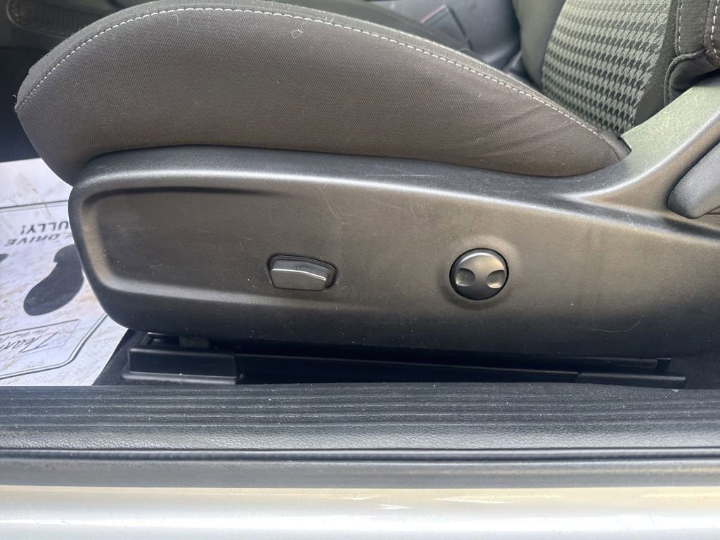 Used 2022 Dodge Challenger GT image 12