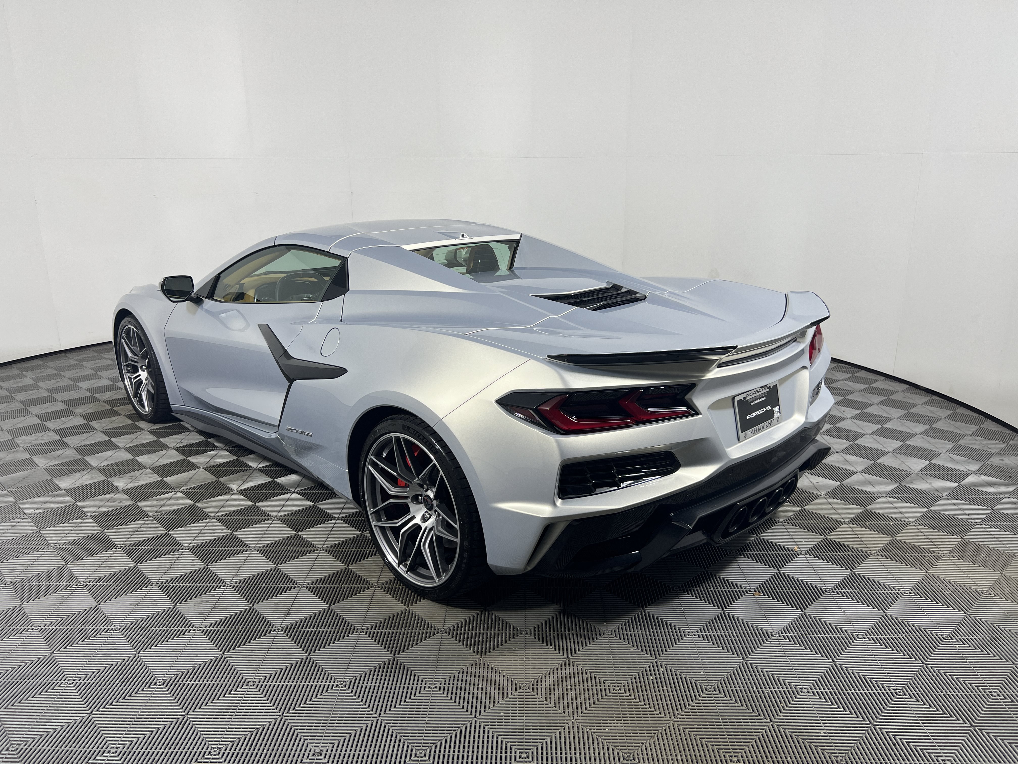 Used 2023 Chevrolet Corvette Z06 w/ Stealth Interior Trim Package RWD image 3
