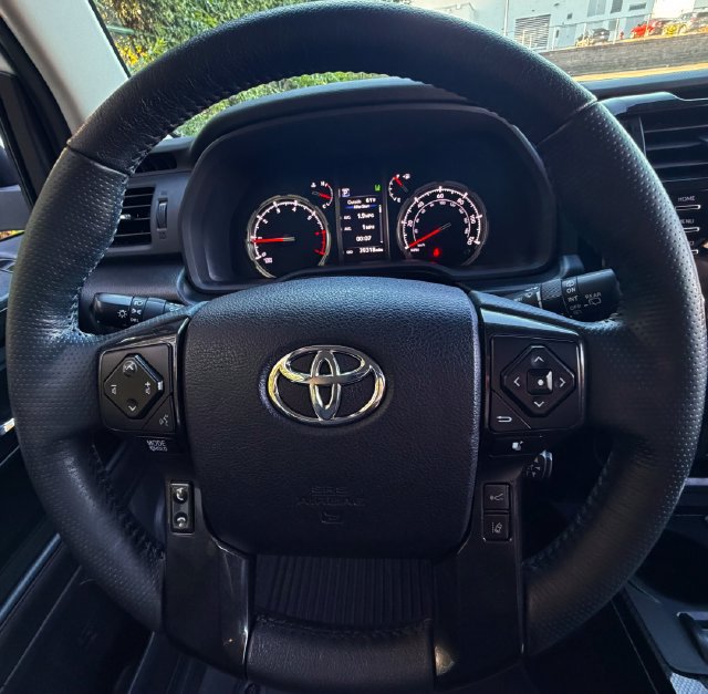 Used 2024 Toyota 4Runner TRD Off-Road Premium AWD/4WD image 20