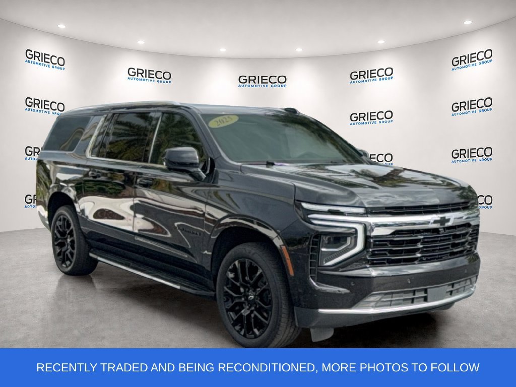Used 2025 Chevrolet Suburban LS RWD image 1