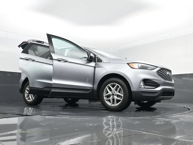 Used 2023 Ford Edge SEL w/ Convenience Package AWD/4WD image 32