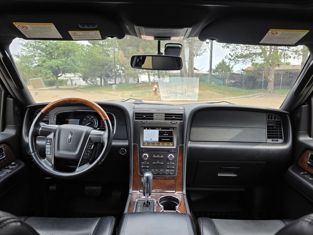 Used 2017 Lincoln Navigator L Select AWD/4WD image 26