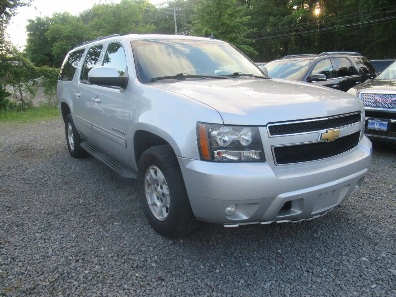 Used 2012 Chevrolet Suburban LT w/ Luxury Package image 3
