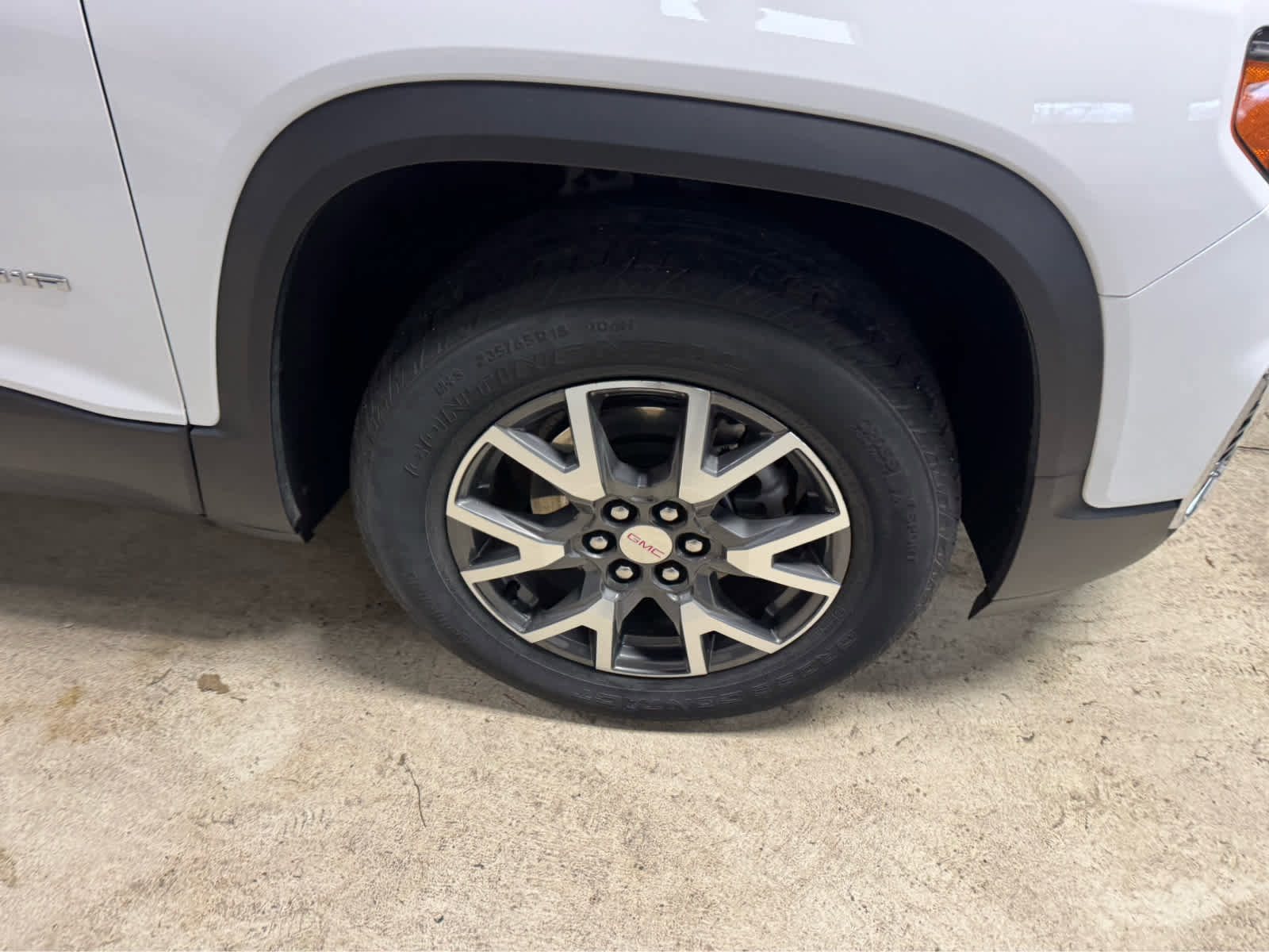 Certified 2023 GMC Acadia SLE w/ Driver Convenience Package image 6