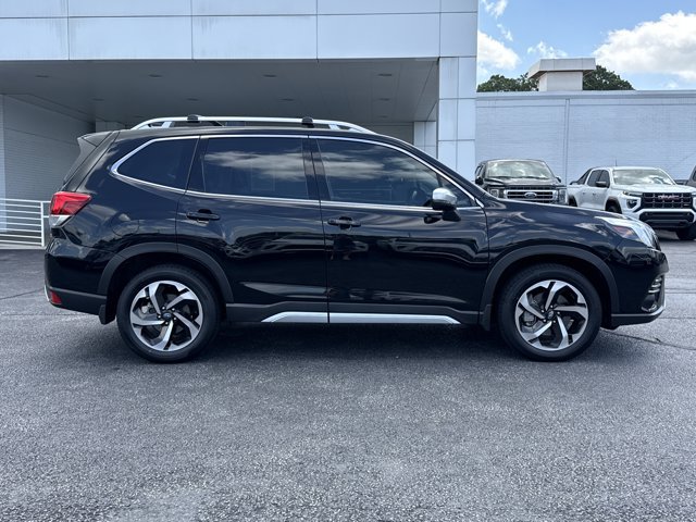 Used 2023 Subaru Forester Touring AWD/4WD image 2