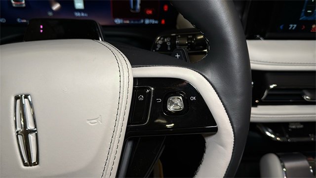 New 2026 Lincoln Aviator AWD image 30