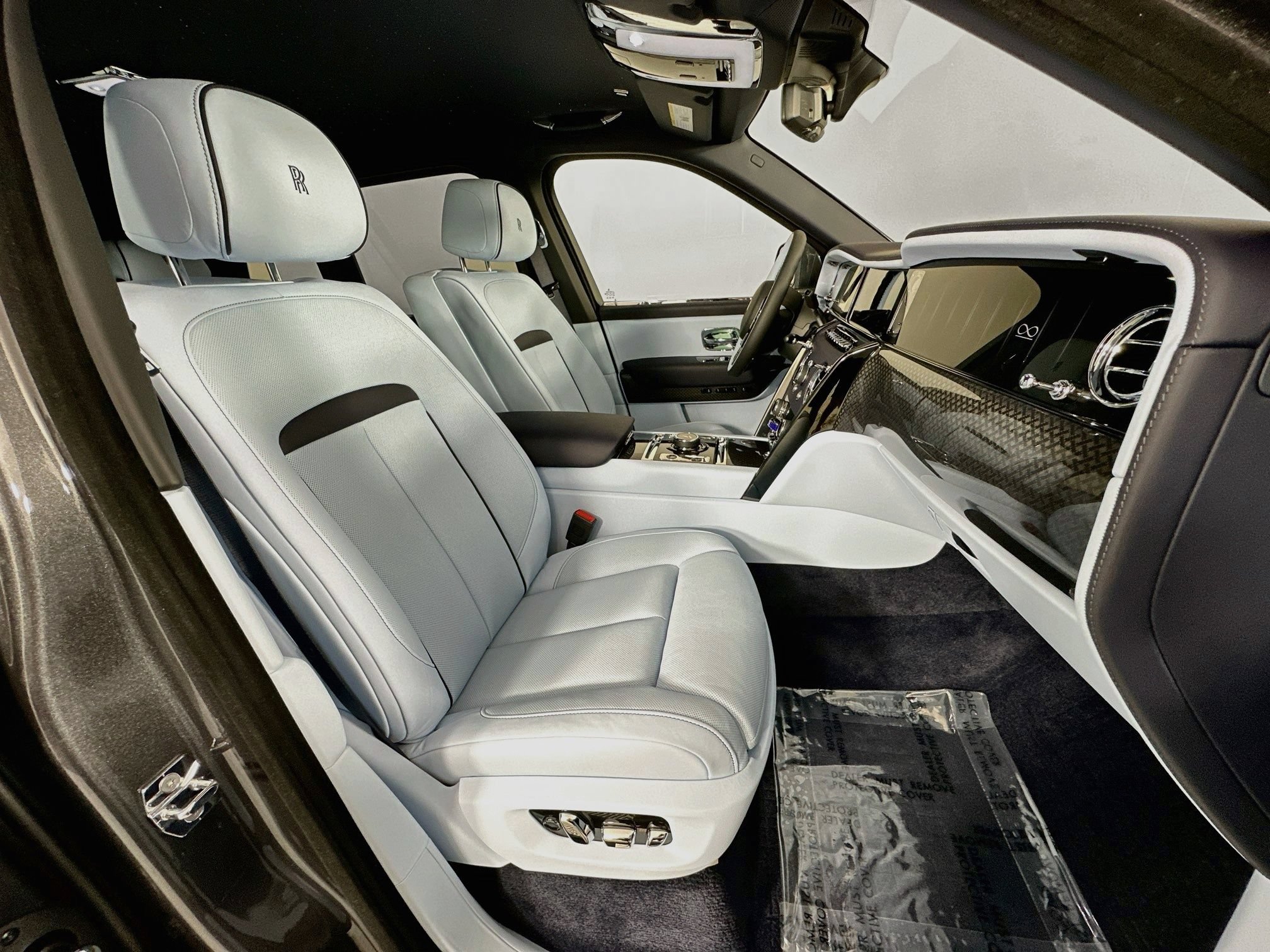 New 2027 Rolls-Royce Cullinan Black Badge AWD/4WD image 27