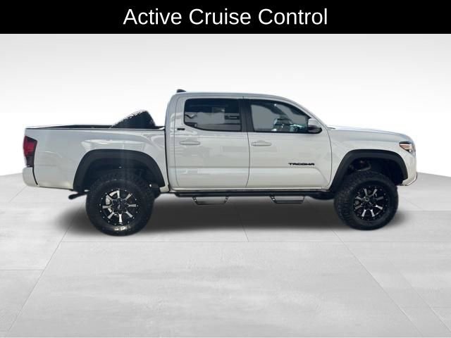 Used 2021 Toyota Tacoma SR5 w/ Trail Edition image 9
