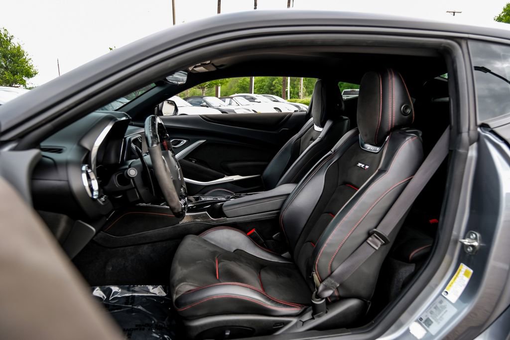Used 2019 Chevrolet Camaro ZL1 RWD image 37