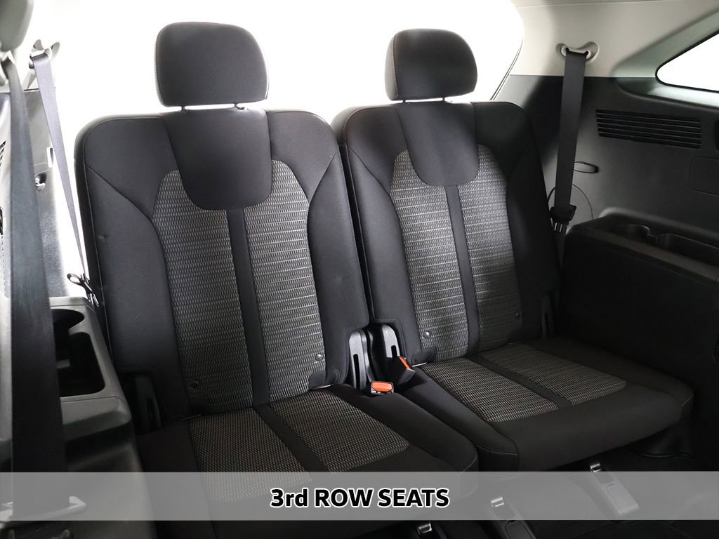 Used 2023 Kia Sorento LX image 6