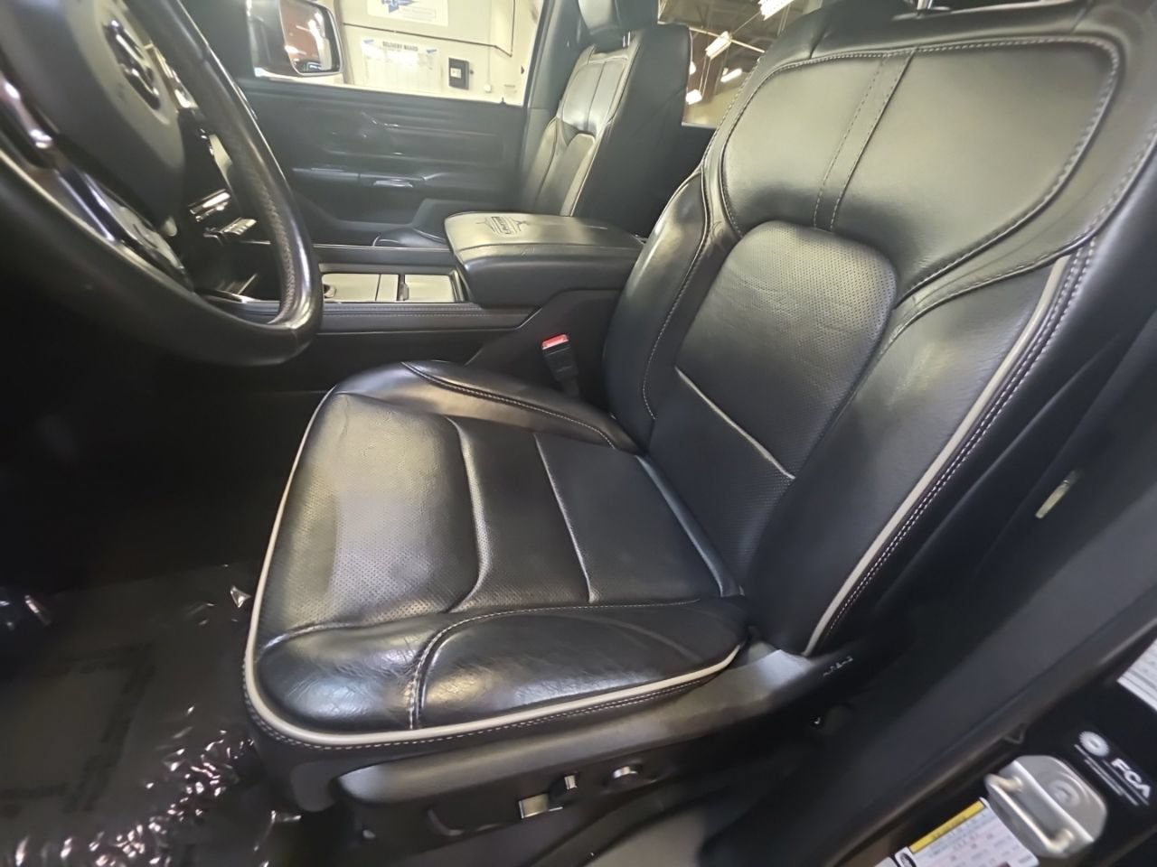 Used 2023 RAM 1500 Limited AWD/4WD image 16