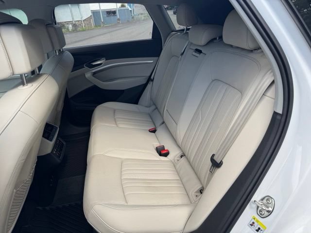 Used 2024 Audi Q8 e-tron Premium Plus w/ Premium Plus Package AWD/4WD image 20