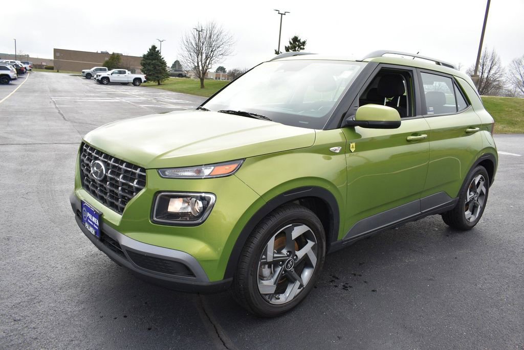 Used 2024 Hyundai Venue SEL FWD image 8