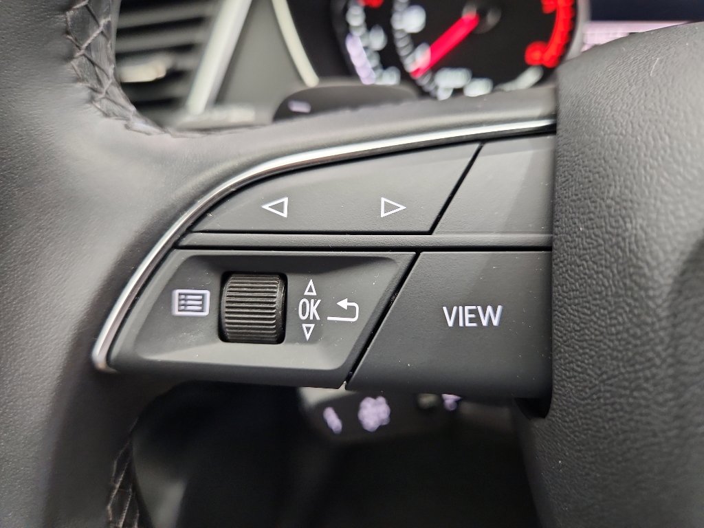 Used 2023 Audi Q5 2.0T Premium w/ Convenience Package image 16