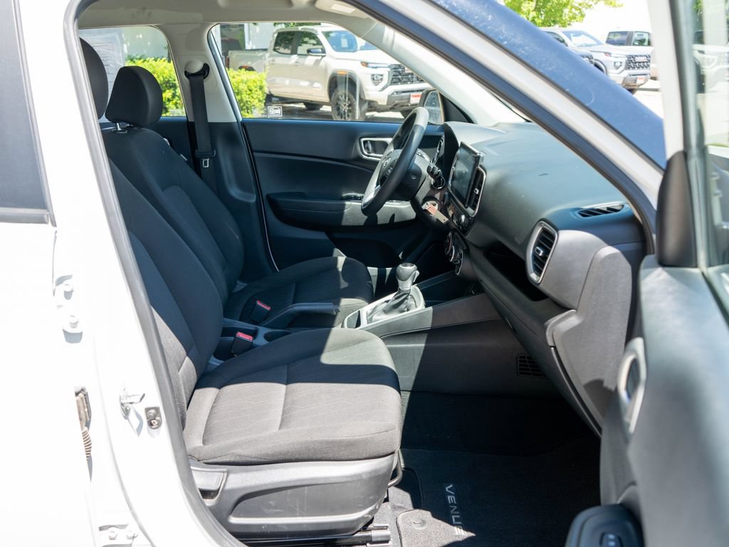 Used 2021 Hyundai Venue SE FWD image 10