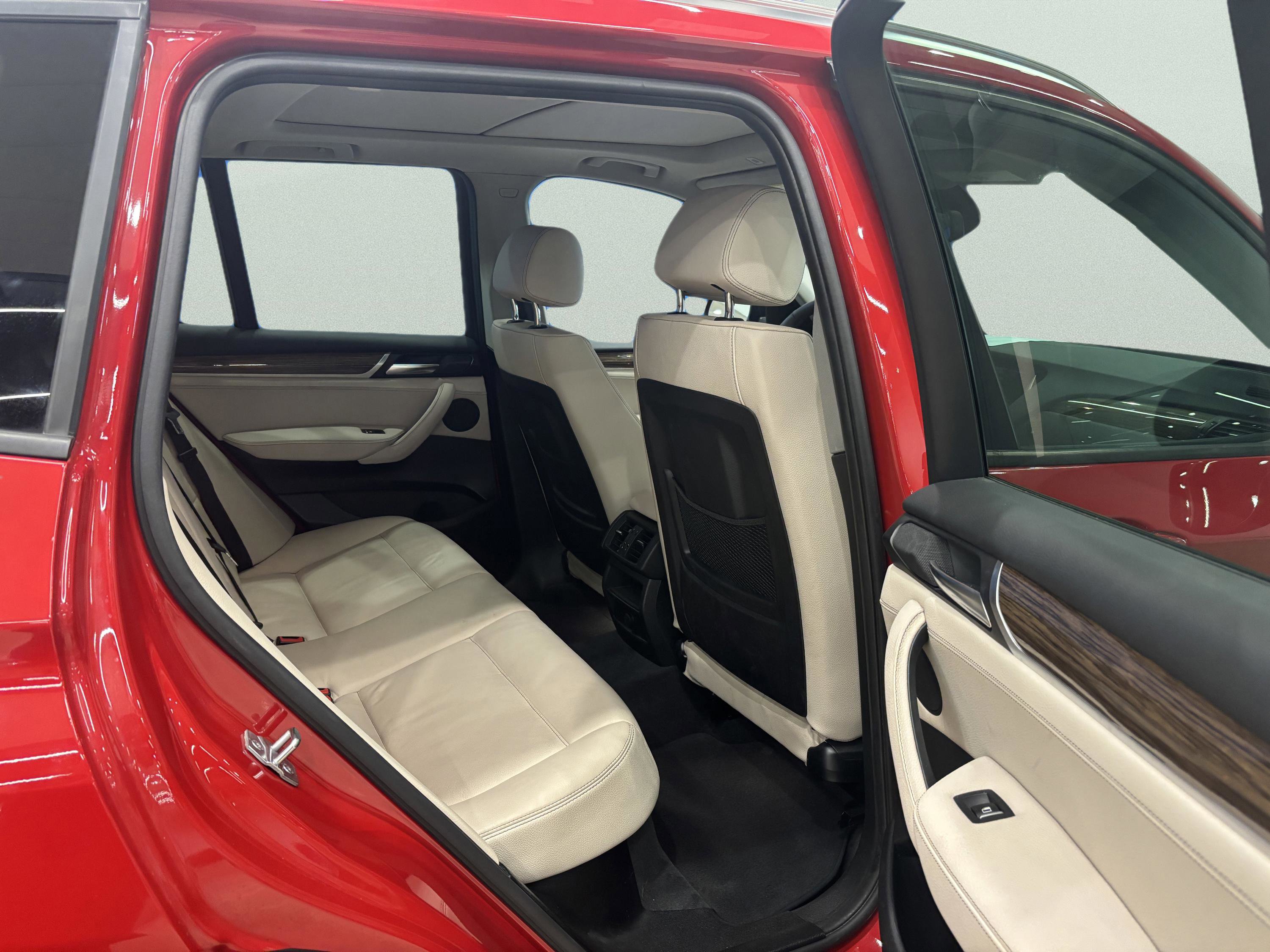Used 2015 BMW X3 sDrive28i RWD image 12